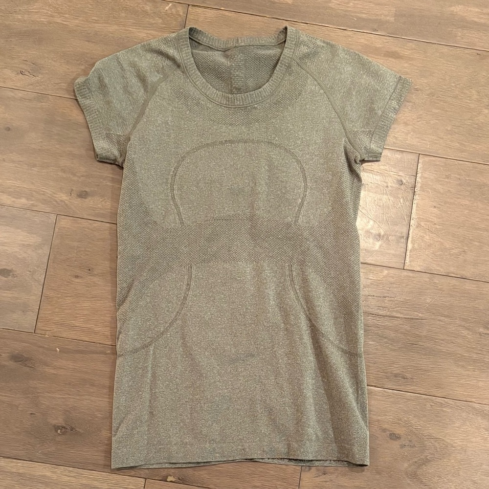 Lululemon Swiftly Tech Short Sleeve